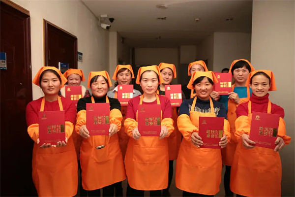 没证书没经验，大部分家政岗位是做不了的！(图1)
