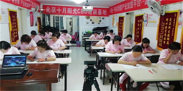 想去考个月嫂证靠谱吗？(图1)