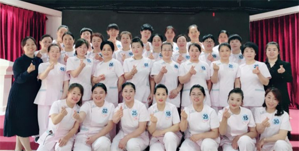 现在学育婴师培训班报名费多少钱？(图2)