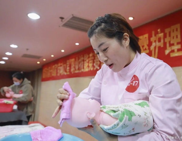高级育婴师培训费用为什么比育婴员高？(图1)