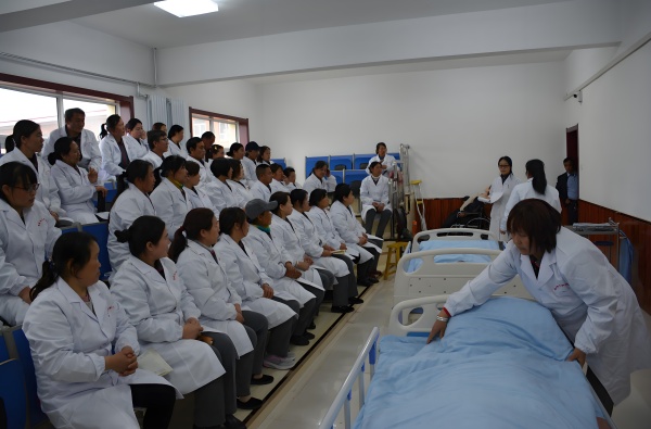 北京护工培训隐形消费：报名前必须问清的3笔钱 (图2)