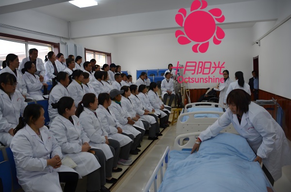 北京养老护理培训机构怎么选？实操课时占比很关键(图2)